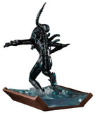 Aliens - Alien Water Attack Statue - Premium Statue