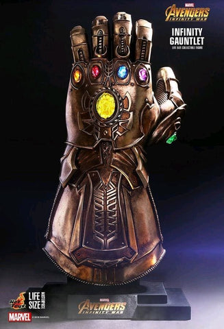 Avengers 3: Infinity War - Infinity Gauntlet Prop Replica - Replica & Dolls