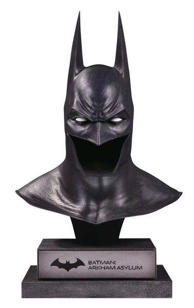 Batman Arkham Asylum - Batman Cowl - Premium Statue