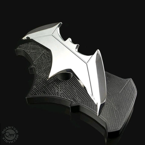 Batman - Batarang 1:1 Scale Replica - Replica & Dolls