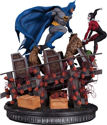 Batman - Batman vs Harley Quinn Battle Statue - Premium Statue