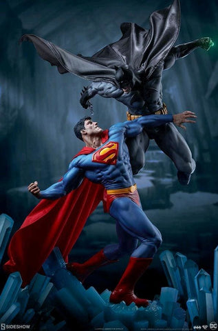 DC Comics - Batman vs Superman Diorama - Premium Statue